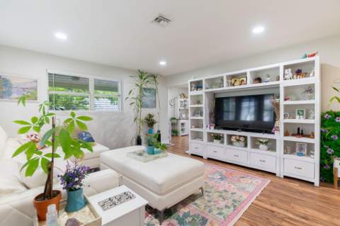 1318 CARDINAL Lane, Lantana FL - photo 9 of 50