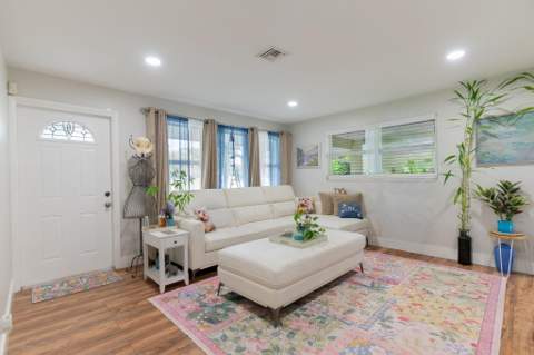 1318 CARDINAL Lane, Lantana FL - photo 10 of 50