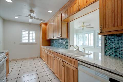 2198 SW 12th Avenue, Boynton Beach FL - photo 17 of 55