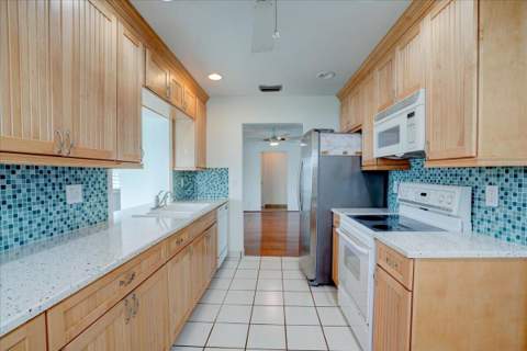 2198 SW 12th Avenue, Boynton Beach FL - photo 18 of 55