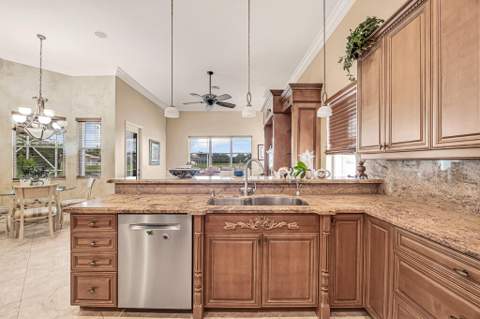 6525 Murano Way, Lake Worth FL - photo 19 of 76