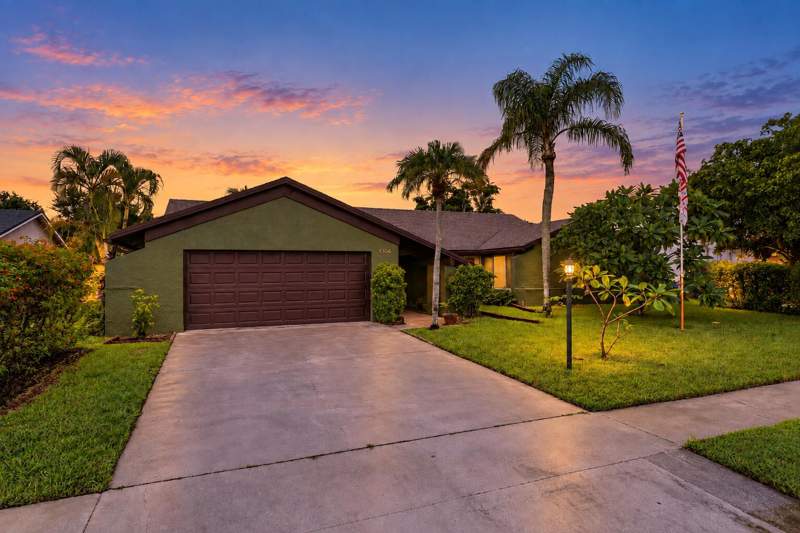3 bedroom Single Family Residence at 5104 Candlewood Court, LAKES OF SHERBROOKE, Lake Worth — photo 2