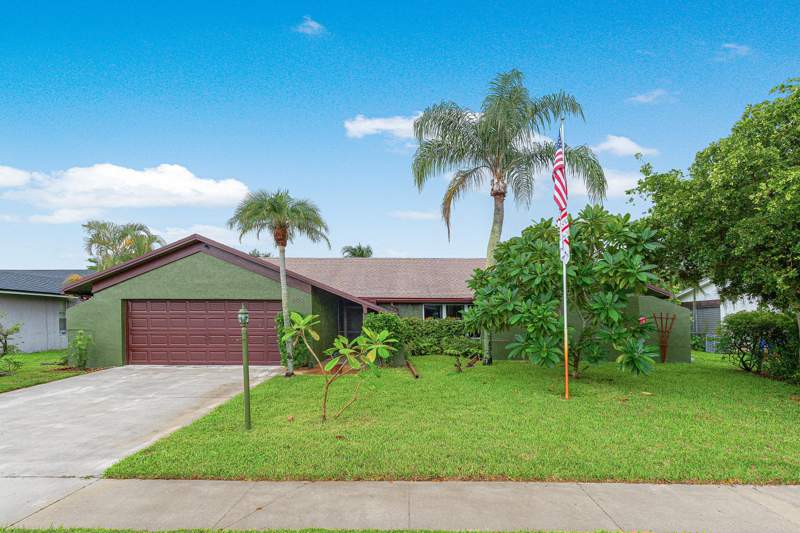 3 bedroom Single Family Residence at 5104 Candlewood Court, LAKES OF SHERBROOKE, Lake Worth — photo 3