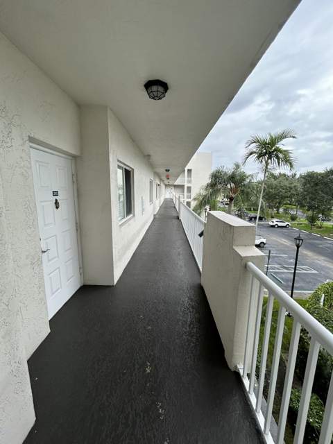 7775 Southampton Terrace #312, Tamarac FL - photo 6 of 51