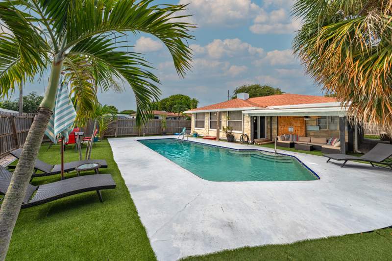 3 bedroom Single Family Residence at 1202 N K Street, LAKE WORTH TOWN OF, Lake Worth Beach — photo 1