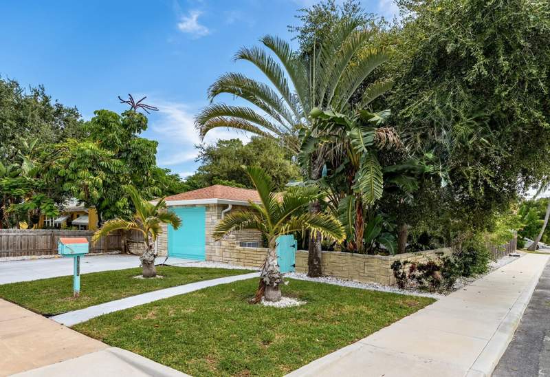 3 bedroom Single Family Residence at 1202 N K Street, LAKE WORTH TOWN OF, Lake Worth Beach — photo 2