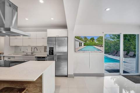 1908 NE 27th Drive, Wilton Manors FL - photo 20 of 63