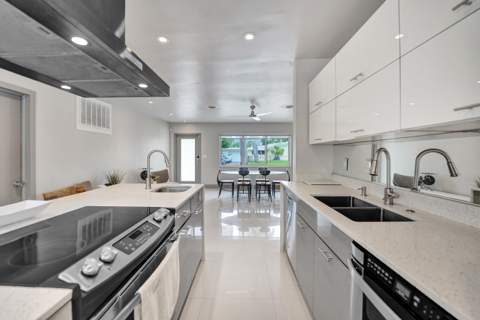 1908 NE 27th Drive, Wilton Manors FL - photo 13 of 63