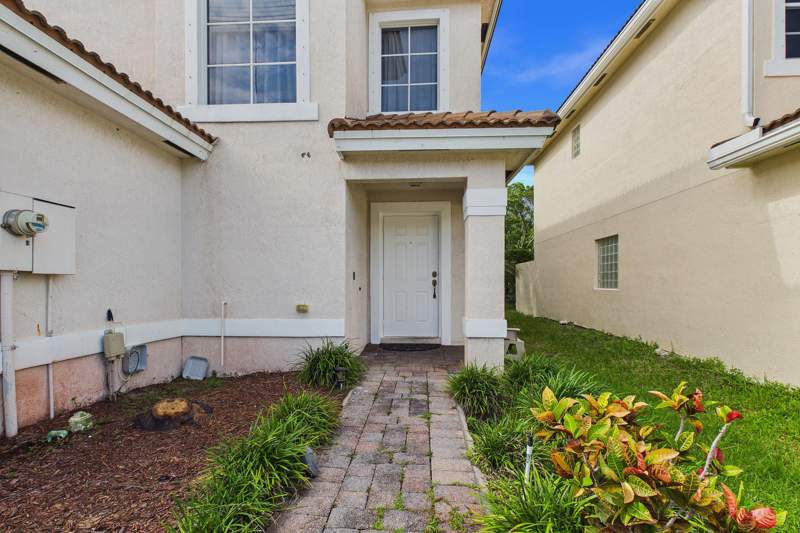 4 bedroom Single Family Residence at 657 PERDIDO HEIGHTS Drive, WATERWAYS TAHERI PUD, Lake Belvedere Estates — photo 4