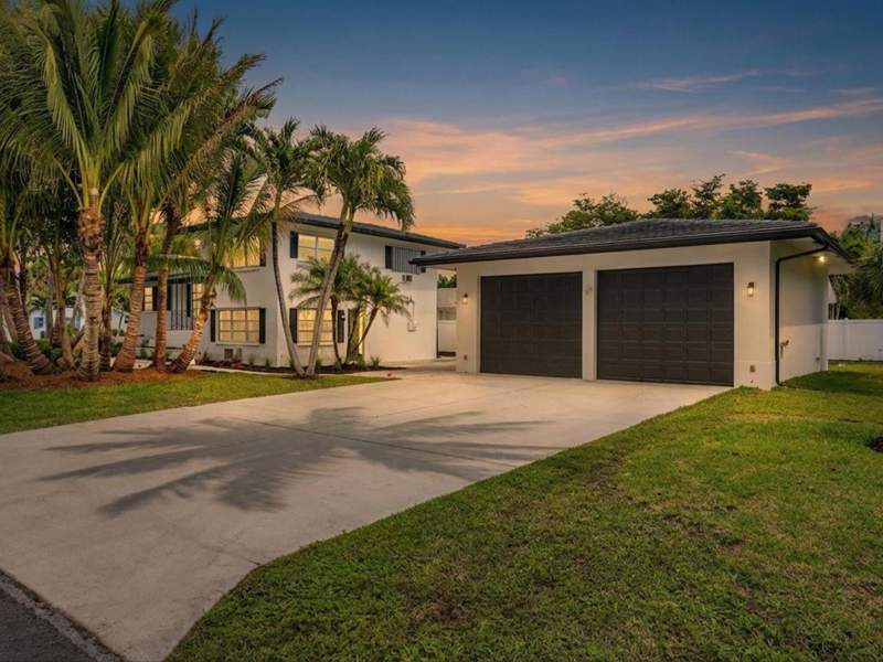 3 bedroom Single Family Residence at 702 S RIVERSIDE Drive, LAKESIDE, Pompano Beach — photo 2