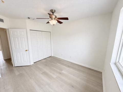 2145 Oakmont Drive, Riviera Beach FL - photo 16 of 28