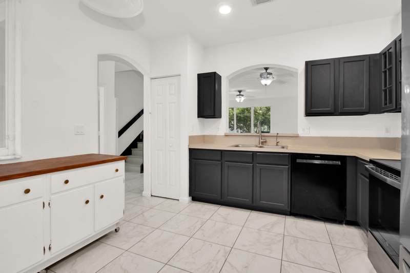 3 bedroom Townhouse at 2145 Oakmont Drive, Thousand Oaks, Riviera Beach — photo 5