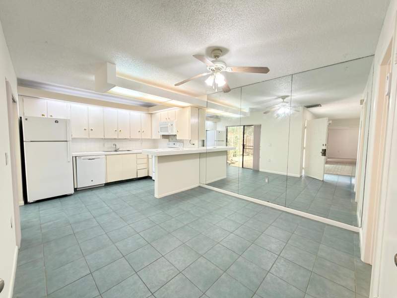 2 bedroom Townhouse at 710 7th Lane, GARDEN LAKES AND GARDEN SQUARE SHOPS, Palm Beach Gardens — photo 3
