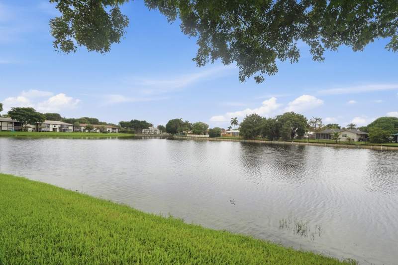 2 bedroom Condominium at 9672 W MCNAB Road #109, TAMARAC GARDENS CONDOMINIUM NO 6, Tamarac — photo 4