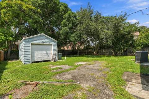 112 N Swinton Avenue, Delray Beach FL - photo 15 of 35