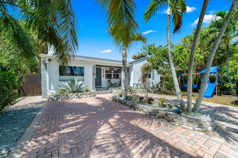 4 bedroom Single Family Residence at 425 32nd Street, Northwood Add, West Palm Beach — photo 4