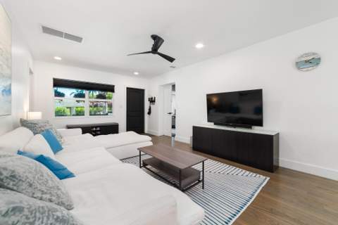 425 32nd Street, West Palm Beach FL - photo 8 of 54