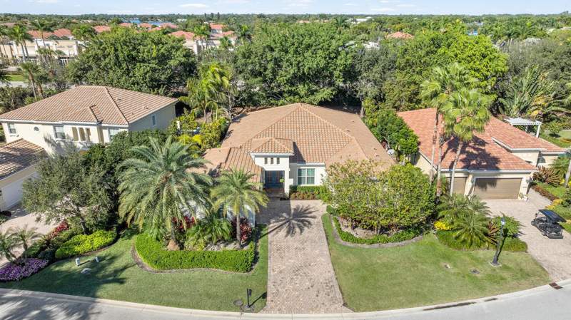 4 bedroom Single Family Residence at 12211 SUNNYDALE Drive, HUNTERS CHASE OF PALM BEACH POLO & COUNT, Wellington — photo 2