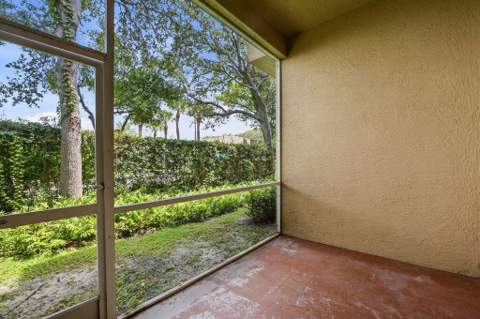 160 Village Boulevard #G, Tequesta FL - photo 23 of 24