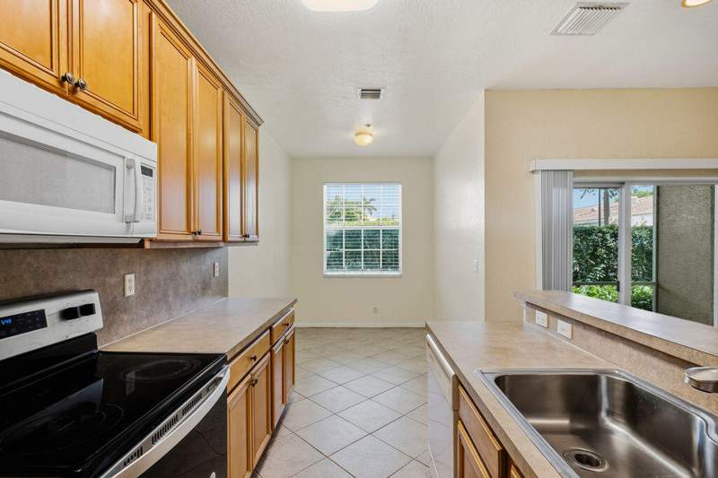 3 bedroom Townhouse at 160 Village Boulevard #G, TEQUESTA CAY, Tequesta — photo 3