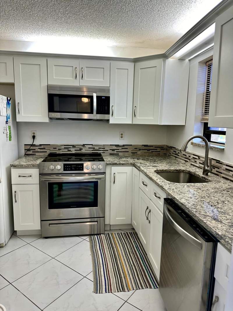 2 bedroom Condominium at 9370 SW 8th  Street, ISLE OF SANDALFOOT CONDO, Boca Raton — photo 2