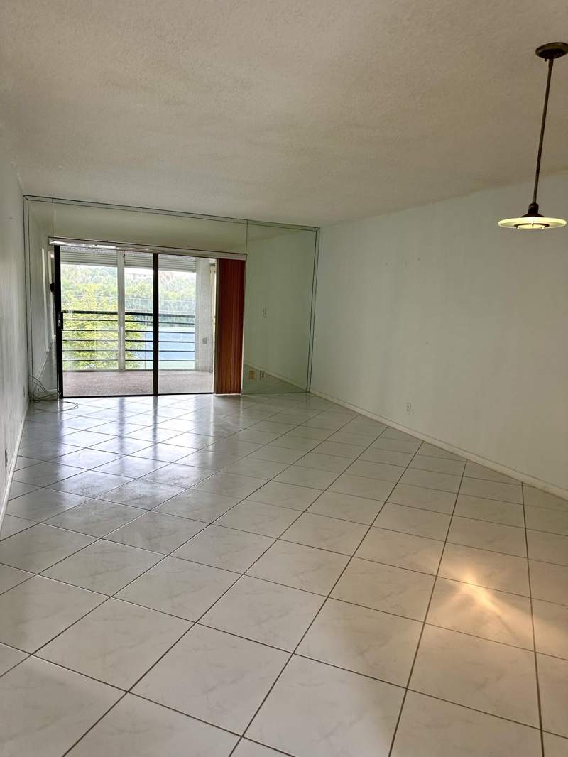 2 bedroom Condominium at 9370 SW 8th  Street, ISLE OF SANDALFOOT CONDO, Boca Raton — photo 3