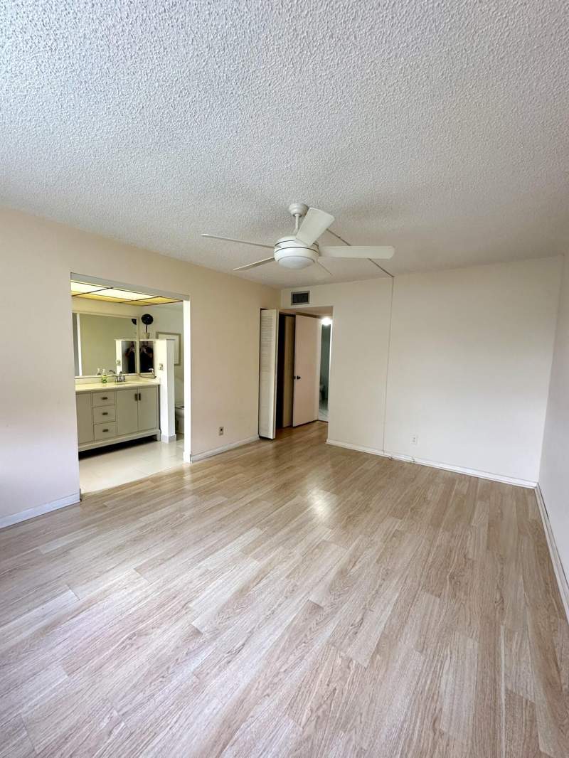 2 bedroom Condominium at 9370 SW 8th  Street, ISLE OF SANDALFOOT CONDO, Boca Raton — photo 4