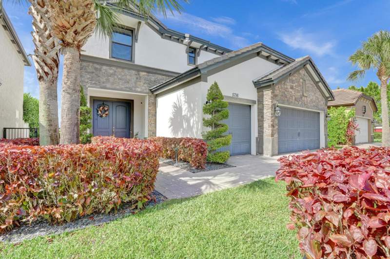 4 bedroom Single Family Residence at 5716 Sandbirch Way, Silverwood Estates, Lake Worth — photo 3