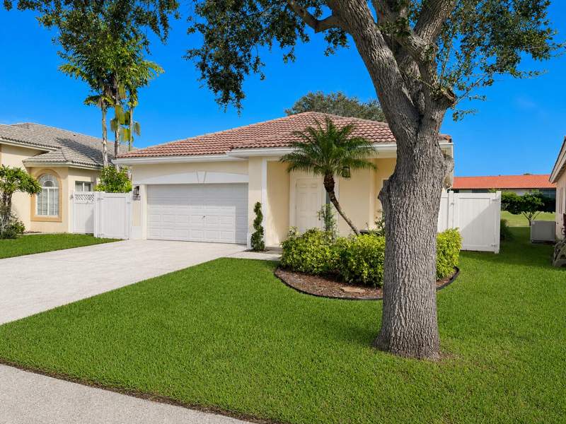 4 bedroom Single Family Residence at 1334 SW 44TH Terrace, OLYMPIA & YORK RESIDENTIAL PLAT, Deerfield Beach — photo 2