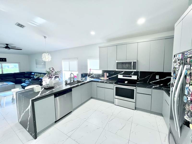 4 bedroom Single Family Residence at 1334 SW 44TH Terrace, OLYMPIA & YORK RESIDENTIAL PLAT, Deerfield Beach — photo 4