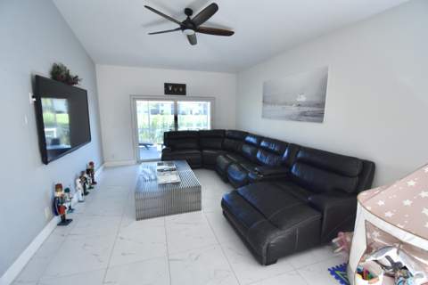 1334 SW 44th Terrace, Deerfield Beach FL - photo 11 of 36