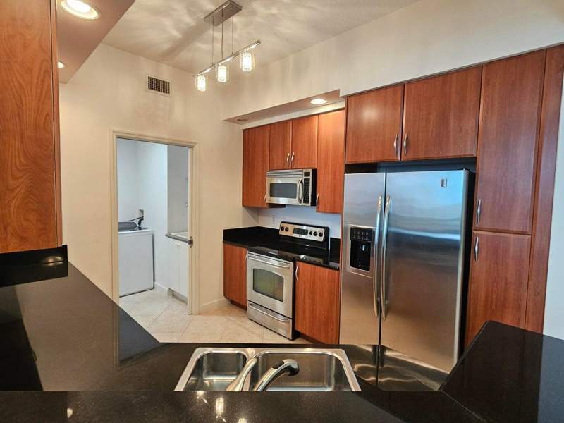 2 bedroom Condominium at 801 S Olive Avenue #1604, ONE CITY PLAZA CONDO, West Palm Beach — photo 5