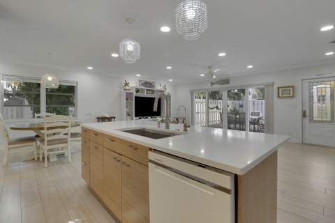 232 Seabreeze Circle, Jupiter FL - photo 13 of 31
