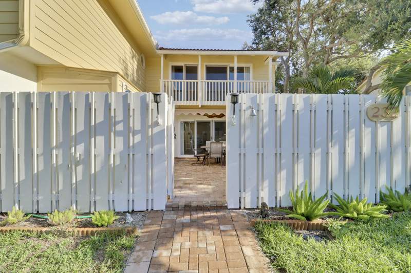 3 bedroom Townhouse at 232 Seabreeze Circle, Sea Brook Place Condo, Jupiter — photo 3