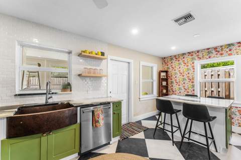 318 W Mango Street, Lantana FL - photo 6 of 61