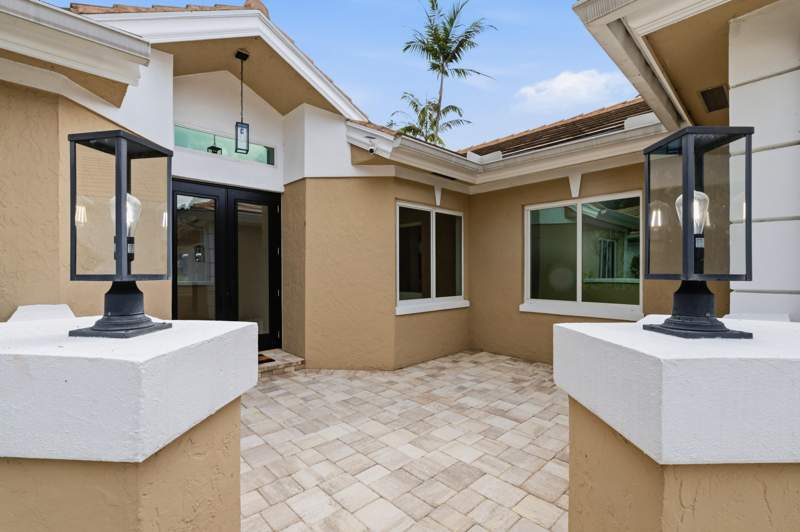 4 bedroom Single Family Residence at 2376 SW Longwood Drive,  MONARCH COUNTRY CLUB), Palm City — photo 4