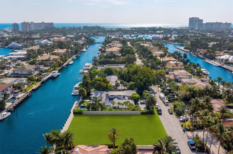6 bedroom Single Family Residence at 2455 DEL LAGO Drive, DEL LAGO ISLE, Fort Lauderdale — photo 3