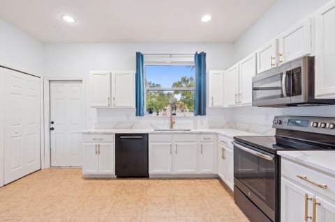 1731 SE Ridgewood Street, Port St. Lucie FL - photo 11 of 37