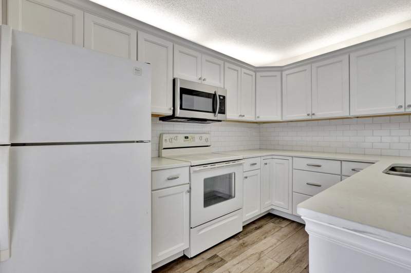 2 bedroom Townhouse at 7118 71ST Way, HERITAGE VILLAGE OF P B LAKES, West Palm Beach — photo 4