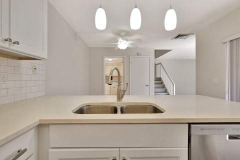 7118 71st Way, West Palm Beach FL - photo 7 of 39