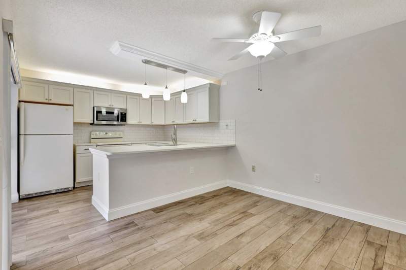 2 bedroom Townhouse at 7118 71ST Way, HERITAGE VILLAGE OF P B LAKES, West Palm Beach — photo 1