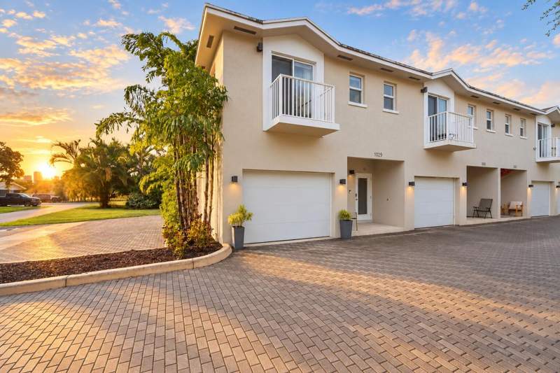 3 bedroom Townhouse at 1029 NW 2nd Avenue #1029, South Middle River, Fort Lauderdale — photo 1