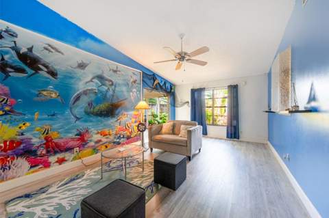 4744 Brook Drive, West Palm Beach FL - photo 8 of 21