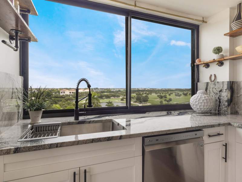 2 bedroom Condominium at 1500 PRESIDENTIAL Way #701, YORKTOWN CONDO, West Palm Beach — photo 3