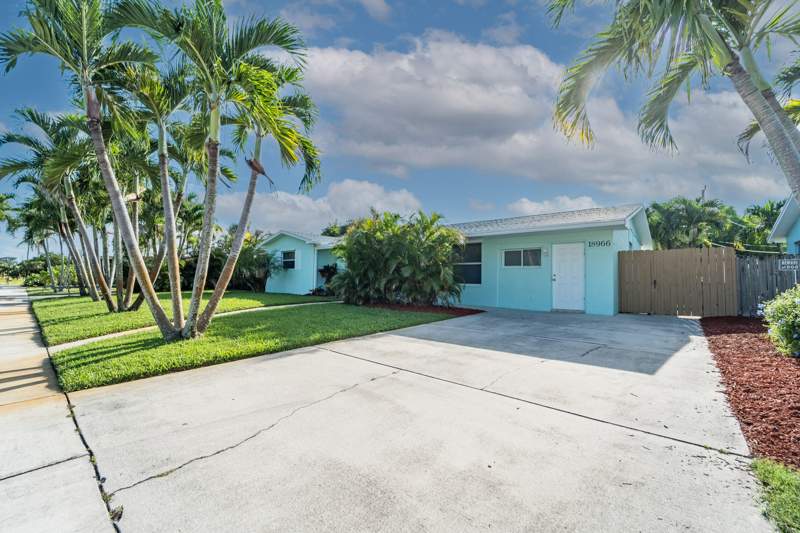 3 bedroom Single Family Residence at 18966 SE Southgate Drive, SOUTHGATE, Jupiter — photo 2