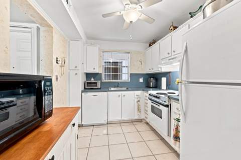 610 TENNIS CLUB Drive #305, Fort Lauderdale FL - photo 11 of 40