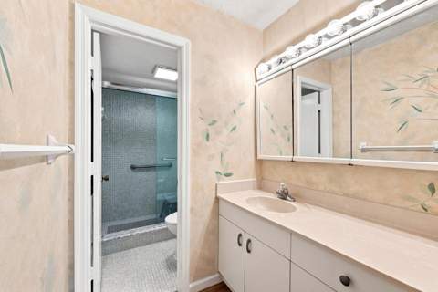 610 TENNIS CLUB Drive #305, Fort Lauderdale FL - photo 17 of 40