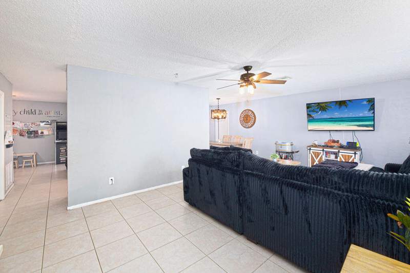 3 bedroom Single Family Residence at 9411 NW 74TH Place, WESTWOOD COMMUNITY 3, Tamarac — photo 3