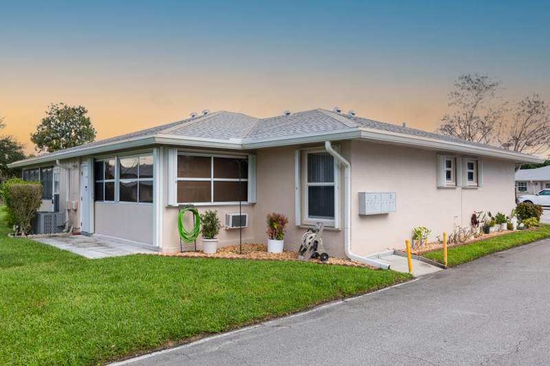 2 bedroom Condominium at 389 BENNINGTON Lane #A, COVERED BRIDGE CONDO, Lake Worth — photo 4