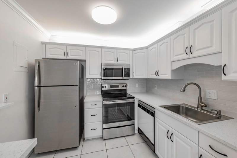 1 bedroom Condominium at 190 Saxony D, Kings Point Saxony Condos, Delray Beach — photo 4